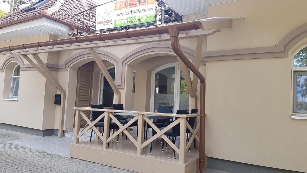 The Corner House Panzio Hotel Tata Luaran gambar